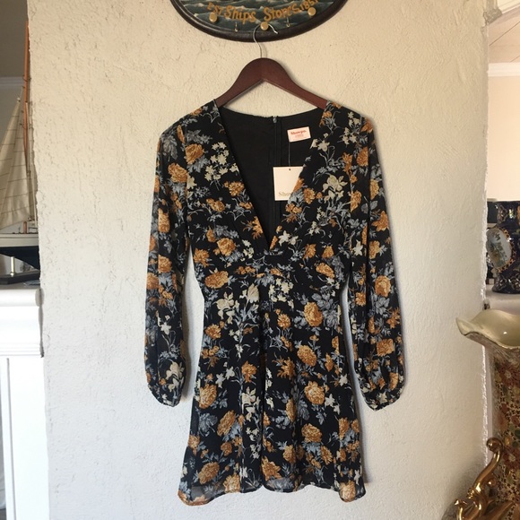 Showpo Lace Me Up Dress in Black Floral NWT Size 2 - Picture 4 of 9